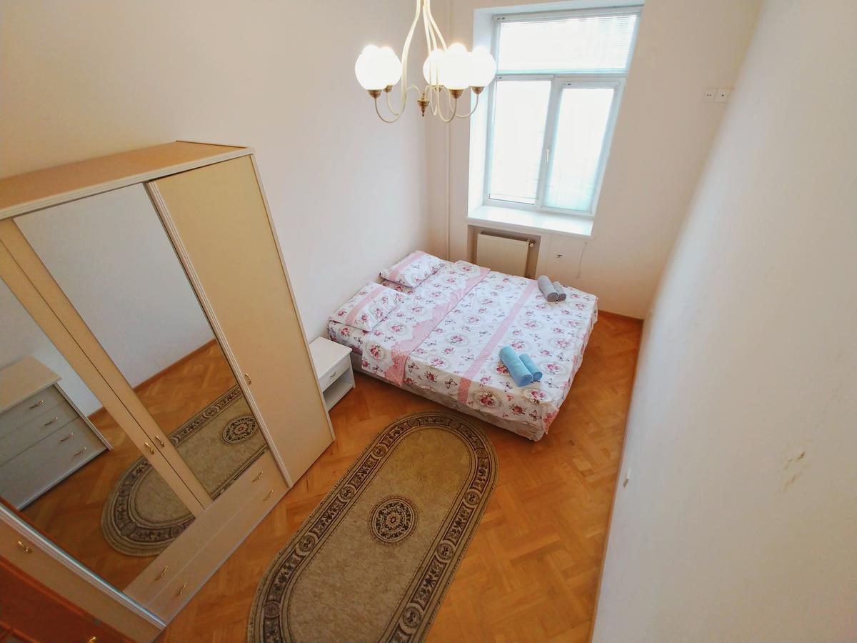 Clock Tower Apartment In Baku Exterior photo