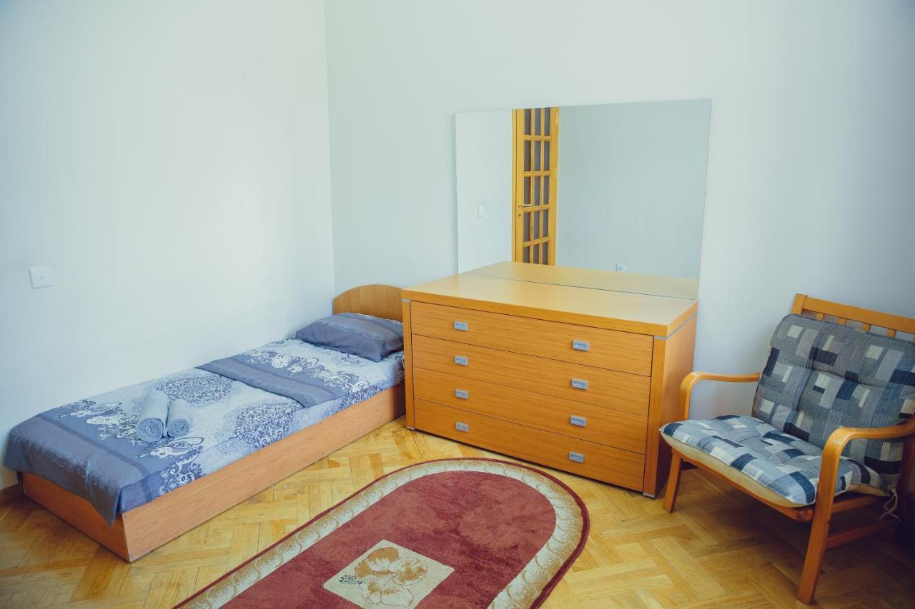 Clock Tower Apartment In Baku Exterior photo