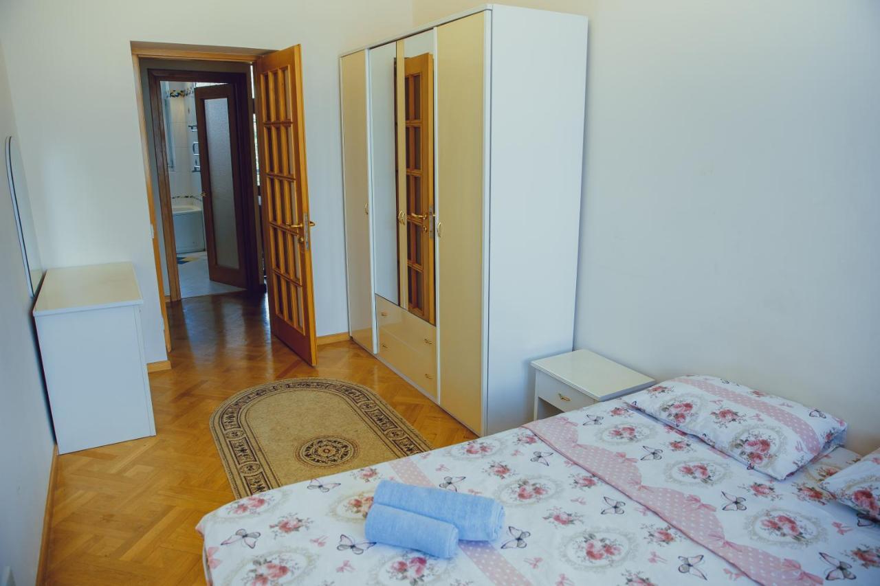 Clock Tower Apartment In Baku Exterior photo